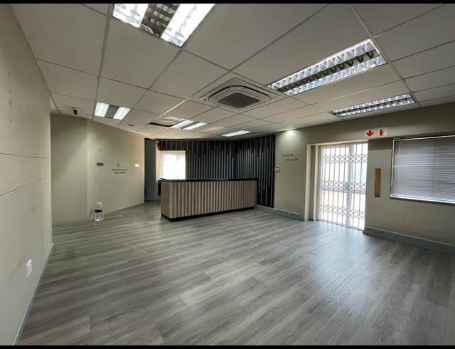 265M² OFFICE TO LET IN BRYANSTON